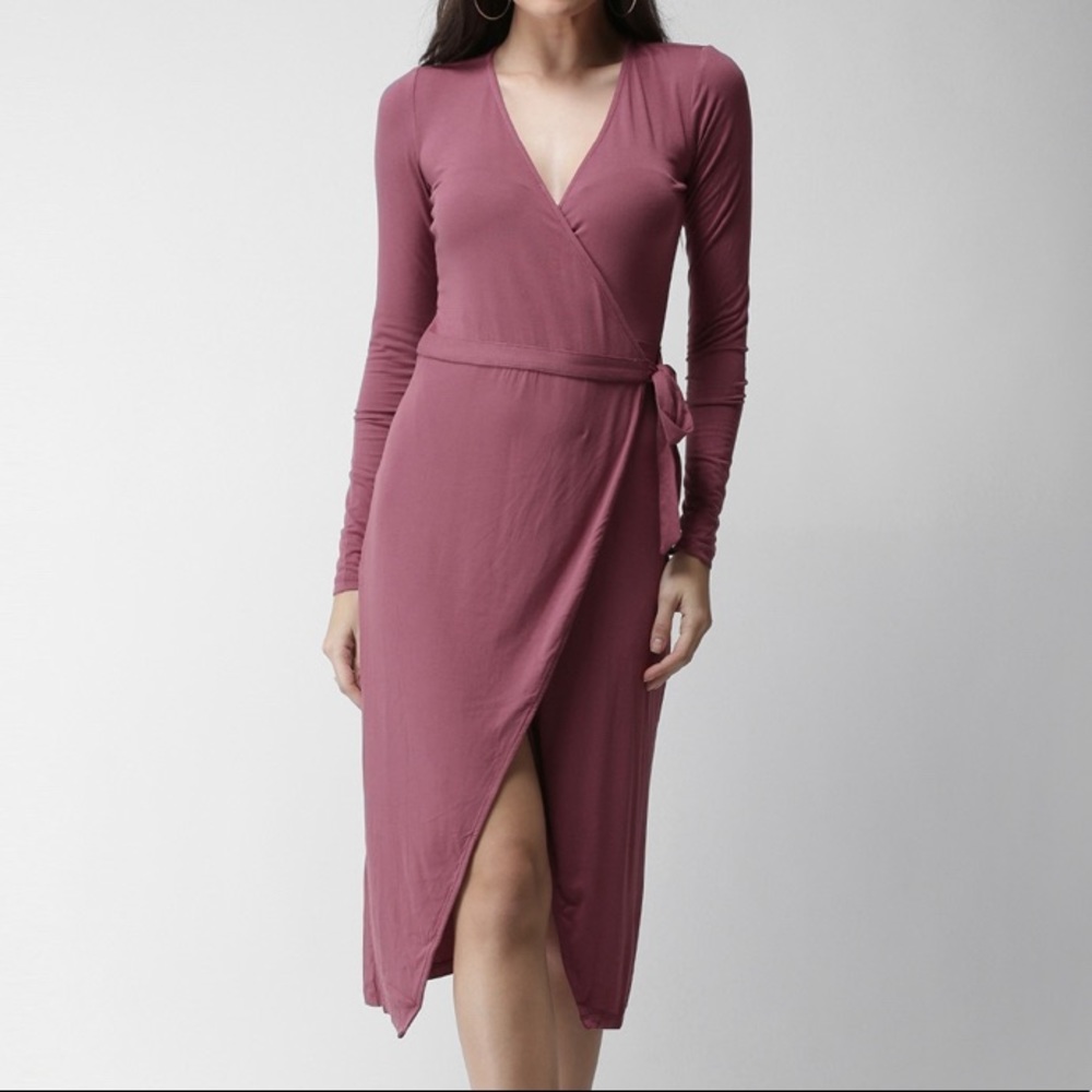 Mauve pink wrap dress. Forever 21. Size small. Good condition.